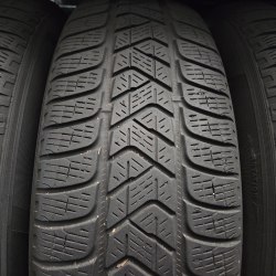 Комплект шин 215 65 R17 Pirelli Scorpion winter 18г. Остаток 70%