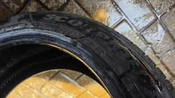 Комплект шин 295 40 R21 Pirelli Scorpion winter остаток75% 6мм. В одной шине латка бок