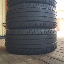 Комплект шин 255 40 R20 Michelin Pilot sport EV TO 23г. Остаток 90% бок латка