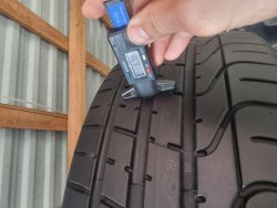 Комплект шин 235 45 R20 Pirelli P zero MO 20-21-22г. Остаток 95% 7mm