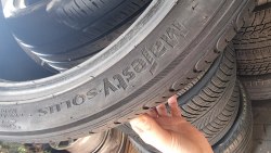 Пара шин 225 40 R18 Kumho Majesty solus m+s 4-4.5мм отдадим 3шт.