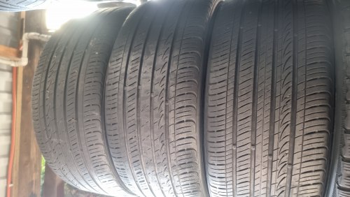 Пара шин 225 40 R18 Kumho Majesty solus m+s 4-4.5мм отдадим 3шт.
