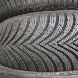 Пара шин 205 55 R16 Michelin Alpin 5 17г. Остаток 99%