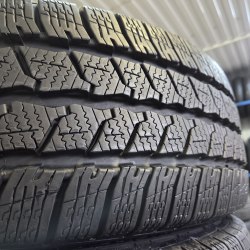 Пара шин 215 65 R16C Continental Van Contact Winter 37н.23г. Остаток 99%