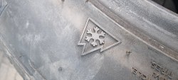 Комплект шин 235 45 r17 Hankook Winter i cept evo 2 Остаток 90% 7мм