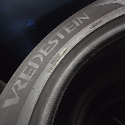 Комплект шин 235 55 R18 Vredestein Quatrac pro остаток 85% 20г. Комплект шин 235 55 R18 Vredestein Quatrac pro остаток 85% 20г.