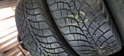 Пара шин 225 55 r17 Kumho Wintercraft wp71 17г. 8.2мм 95% остаток Пара шин 225 55 r17 Kumho Wintercraft wp71 17г. 8.2мм 95% остаток