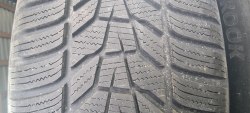 Пара шин 235 50 r19 Hankook Winter icept evo 3 23г. 99%остаток косм. Борт