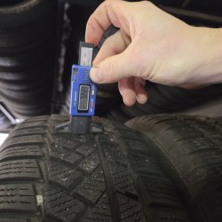 Комплект шин 225 65 R17 Continental Winter Contact TS 850 P 17г. Остаток 7.2 - 6.8мм.