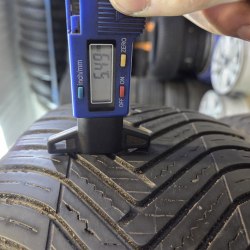 Пара шин 205 60 R16 Hankook Kinergy 4s2 4 seasons 20г. Остаток 5.5мм