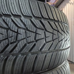 Пара шин 255 40 r20 Hankook Winter icept evo 3 23г. 99%остаток косм. Борт