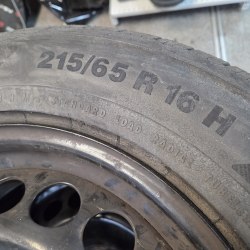 Комплект шин 215 65 r16 Continental ContiCrossContact LX2 18г. Остаток 99% 8mm