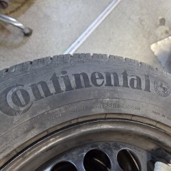 Комплект шин 215 65 r16 Continental ContiCrossContact LX2 18г. Остаток 99% 8mm