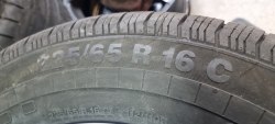 Пара шин 225 65 r16c Continental VancoFourSeason 2 9mm 95% остаток 18
