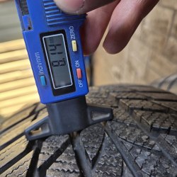 Комплект шин 205 60 R16 Bridgestone Drive Guard Winter RSC остаток 95%