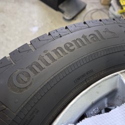 Пара шин 215 65 R16C Continental Van Contact Evo 20г. 7.5 мм.