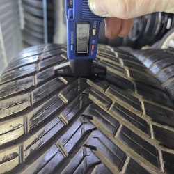 Комплект шин 225 55 R18 Continental All Season Contact AO 19-23г остаток 6.5мм-8мм