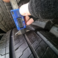 Комплект шин 235 65 r16c Continental VanContactEco 8.5mm 99% остаток 4719