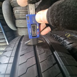 Комплект шин 235 65 r16c Continental VanContactEco 8.5mm 99% остаток 4719