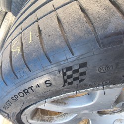 265 40 r19 Michelin Pilot sport 4s 7mm