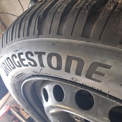 205 60 r16 Bridgestone Blizzak lm005 8mm