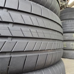 Комплект шин 255 40 r21 Bridgestone Turanza eco enliten AO 20-22г перед 235 45 R21 остаток 6.3мм