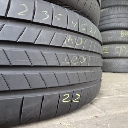 Комплект шин 255 40 r21 Bridgestone Turanza eco enliten AO 20-22г перед 235 45 R21 остаток 6.3мм