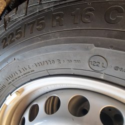 Комплект шин 225 75 r16c Continental ContiVanContact 100 4524.