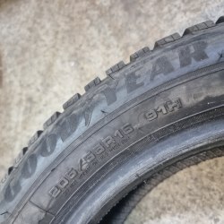 205 55 r16 Goodyear UltraGrip 9+ 8.5mm 2122г.95%остаток, латочка