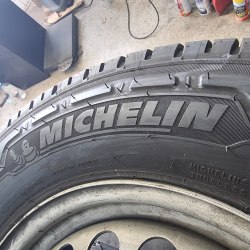 235 65 r16c Michelin Agilis 3 121/119R