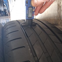 Комплект шин 225 50 r18 Bridgestone Turanza T005 5.7мм6.5мм 95%остаток 22г.