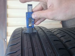 Комплект шин 215 60 r17 Continental ContiEcoContact 6 17г. 7.5мм 6.5mm 90%остаток