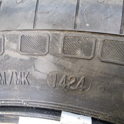 225 75 r16 Continental VancoFourSeason 2 14.24г 95% остаток 8.8мм