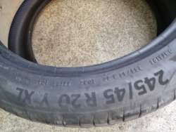Пара шин 245 45 r20 Continental PremiumContact 6, 20г22г. АО seal, Второе обычное без сеал, 7мм.6мм