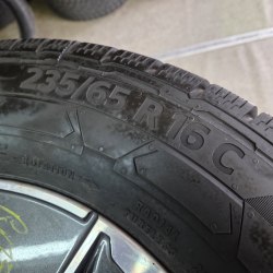Пара шин 235 65 R16C Continental VanContactWinter 46н.24г. Остаток 8мм