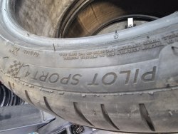 Пара шин255 40 r19 Michelin Pilot sport 4 100Y/100w4820г.6мм 95%остаток прок.,4мм 23г,75%остаток.латочка