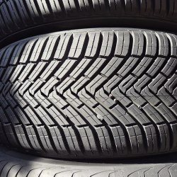 Пара шин 215 50 r19 Continental All Season Contact 24-25г. Остаток 8мм
