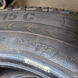 Комплект шин 215 65 R15C Continental Vanco 2 остаток 25г. 99%
