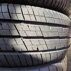 Комплект шин 215 65 R15C Continental Vanco 2 остаток 99% 18г.