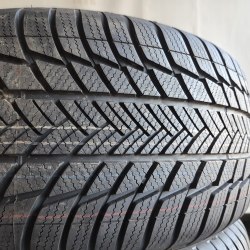 Комплект шин 255 50 R18 Bridgestone Blizzak LM.001 MO 20г