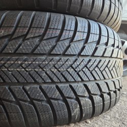 Комплект шин 255 50 R18 Bridgestone Blizzak LM.001 MO 20г