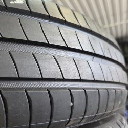 Комплект шин 175 65 R17 Michelin E primacy 22-23г. Остаток 98% 6.3-6.8мм