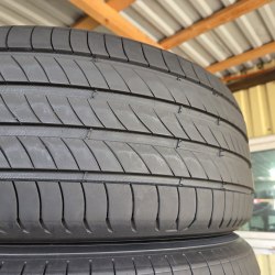 Пара шин 235 55 R18 Michelin E primacy MO 24г. Остаток 90% 6мм