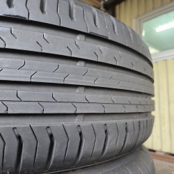 Комплект шин 215 55 R17 Continental ContiEcoContact 5 18г. Остаток 6.4-6.8мм 90%