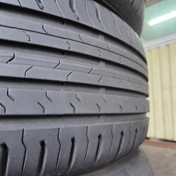 Комплект шин 215 55 R17 Continental ContiEcoContact 5 18г. Остаток 6.4-6.8мм 90%