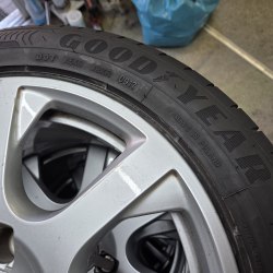 Комплект шин 225 50 R17 GoodYear Efficient grip performance 17г. Остаток 7мм
