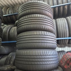 Комплект шин 225 50 R17 GoodYear Efficient grip performance 17г. Остаток 7мм