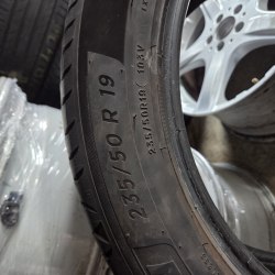 Пара шин 235 50 R19 Michelin Primacy 4 s1 21-22г. Остаток 90% 6.1мм 2 латки