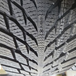 Комплект шин 225 45 R18 Nokian Hakkapeliitta R3 21г. Остаток 99.9%
