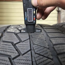Комплект шин 255 35 R19 Continental Winter Contact TS 860 s SSR 18г. Остаток 7.3-5.7мм